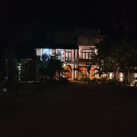 Ruwinsons Canal Garden Anuradhapura Dış mekan fotoğraf