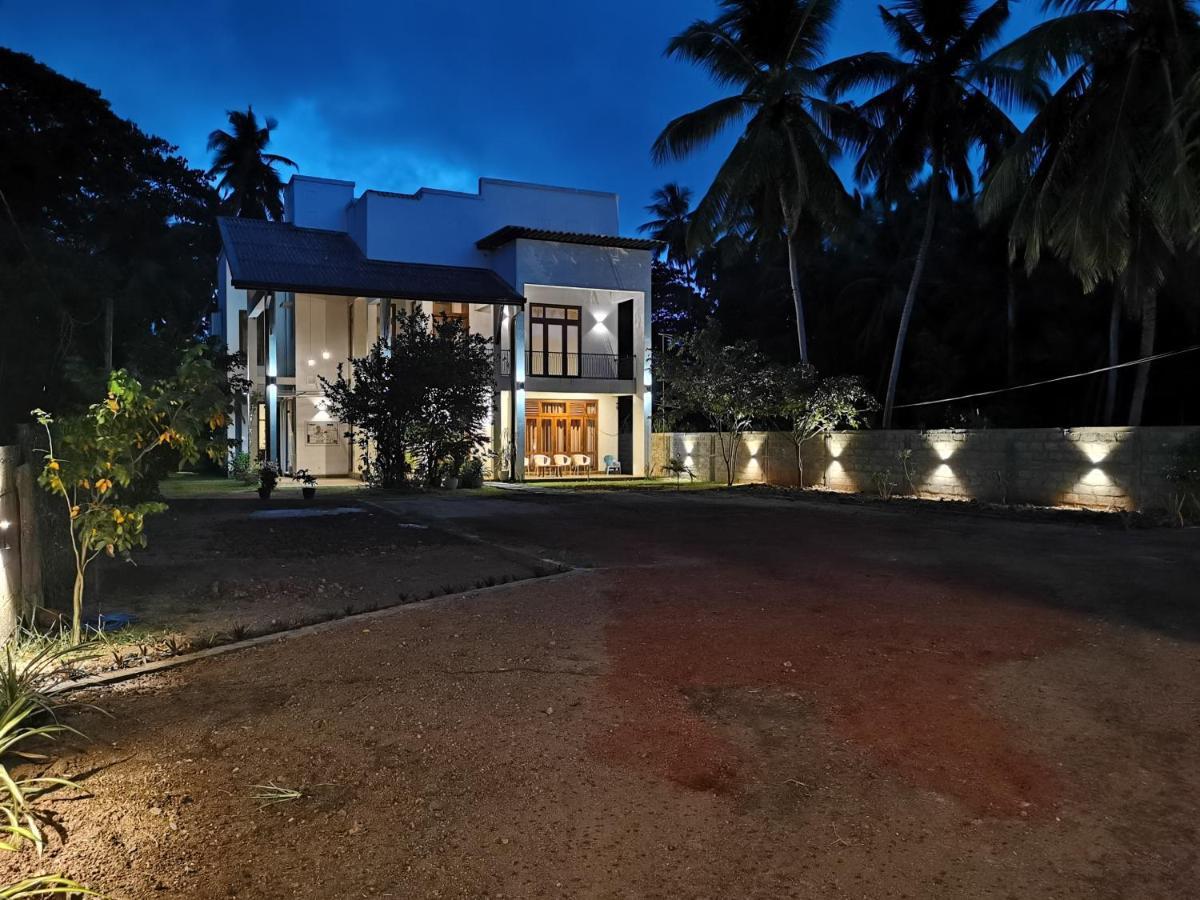 Ruwinsons Canal Garden Anuradhapura Dış mekan fotoğraf