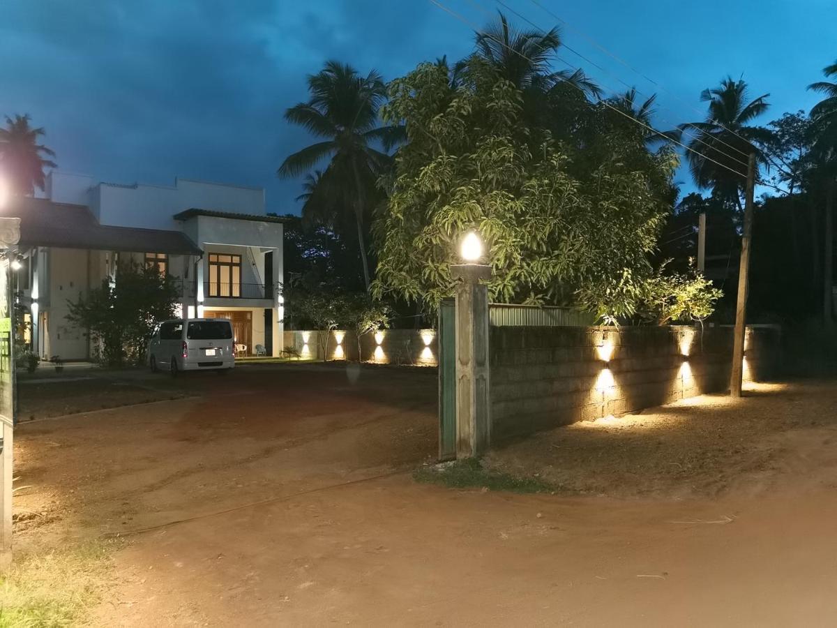 Ruwinsons Canal Garden Anuradhapura Dış mekan fotoğraf
