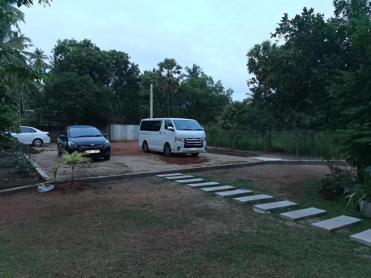Ruwinsons Canal Garden Anuradhapura Dış mekan fotoğraf