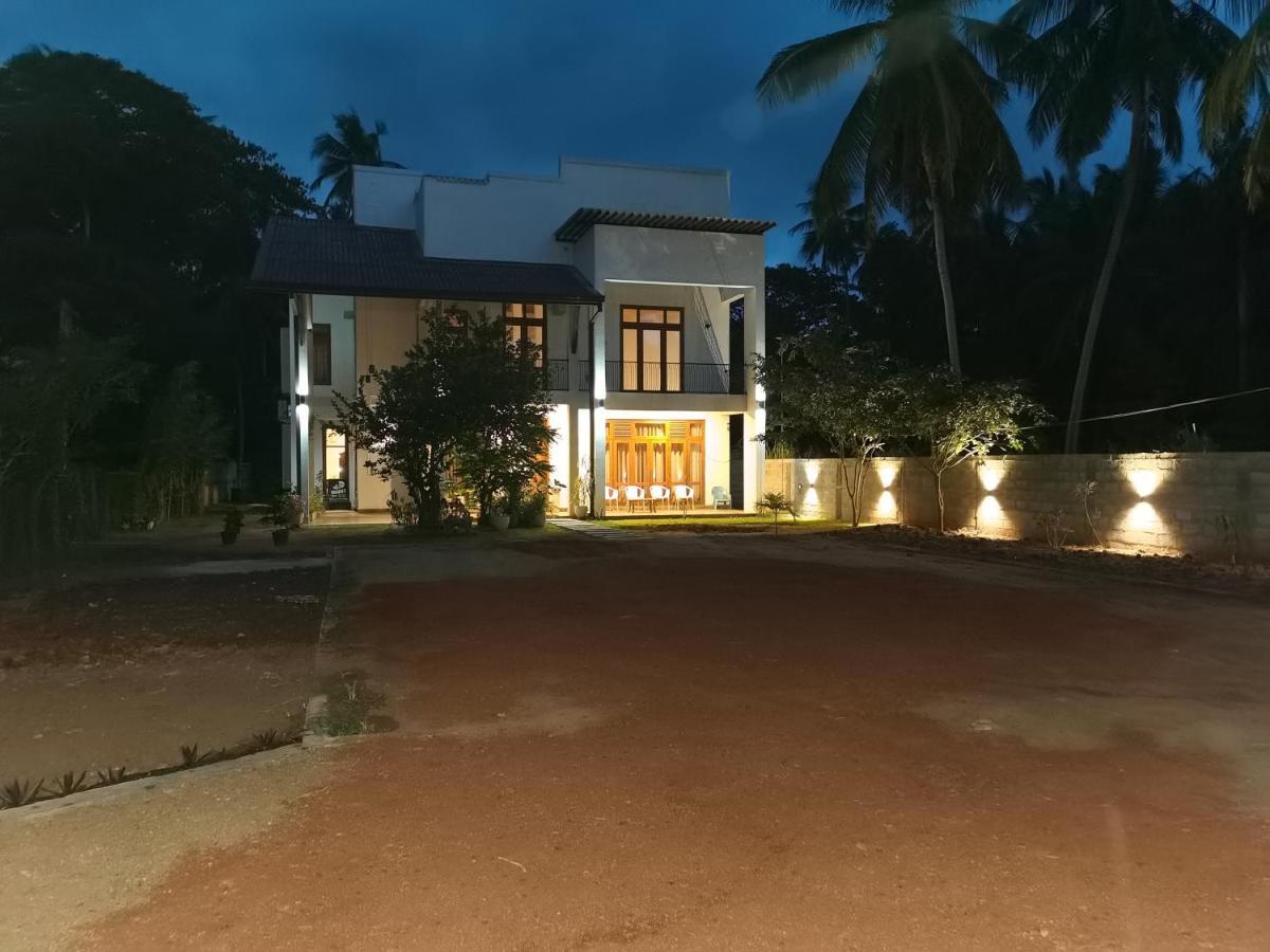 Ruwinsons Canal Garden Anuradhapura Dış mekan fotoğraf