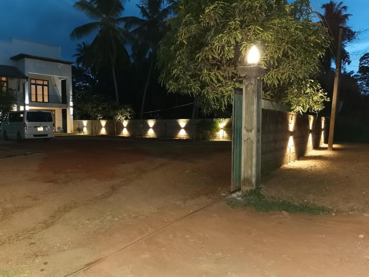 Ruwinsons Canal Garden Anuradhapura Dış mekan fotoğraf